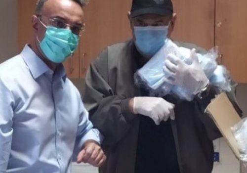 5000 μάσκες στους Νεφροπαθείς παρέδωσε ο Υπουργός Οικονομικών | 9.5.2020
