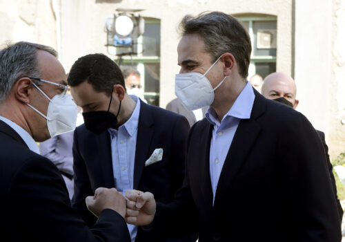 ΠΥΡΚΑΛ: Πνεύμονας πρασίνου 80 στρ. – Εξοικονόμηση 1 δισ. από μεταφορά 9 υπουργείων | 3.4.2021