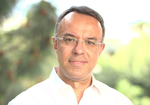 Προχωράει η λύση για τα ”Κόκκινα Σπίτια” στη Μαλεσίνα – Τηλεδιάσκεψη Υπουργού Οικονομικών | 21.9.2021