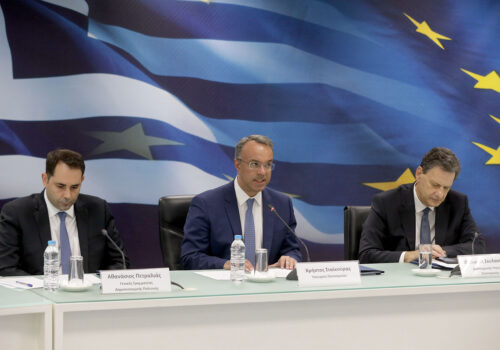 Υπεγράφη η ΚΥΑ για τα μέτρα εξοικονόμησης ενέργειας στο Δημόσιο | 4.7.2022