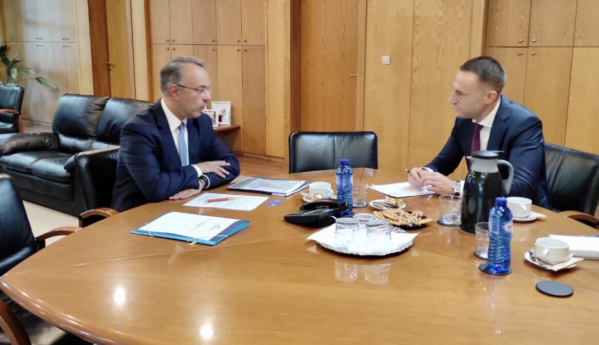 Συνάντηση του Υπουργού ΥΜΕ με τον επικεφαλής της Κοινότητας Μεταφορών Δ. Βαλκανίων | 13.10.2023