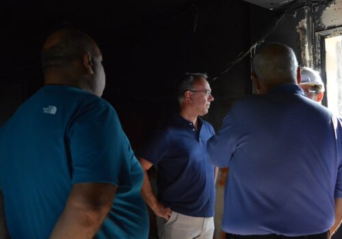 Έναρξη εργασιών καθαρισμού στο κλειστό γυμναστήριο του Γυμνασίου – Λυκείου Νέας Πεντέλης | 19.8.2024