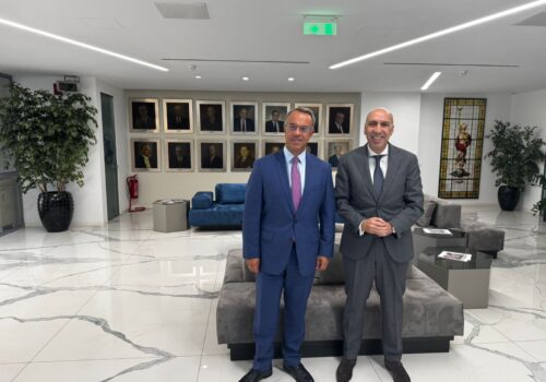 Ο Χρ. Σταϊκούρας στο ΕΒΕΑ – Συνάντηση με τον Πρόεδρο Γιάννη Μπρατάκο | 9.9.2025