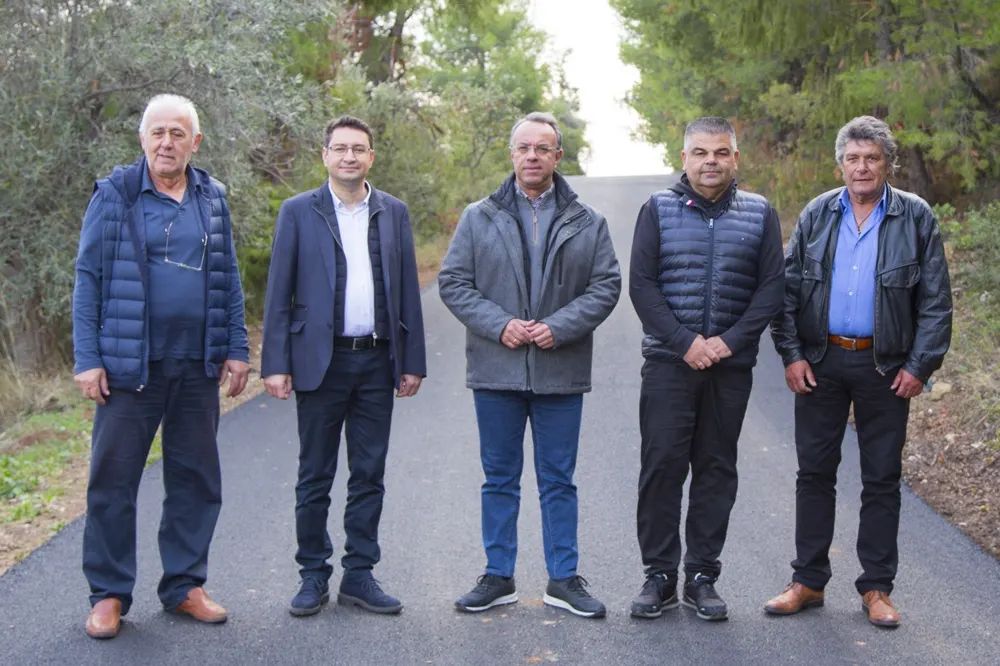 Λιβανάτες: Αποκατάσταση και ασφαλτόστρωση αγροτικής οδού στην περιοχή Μαριστιά